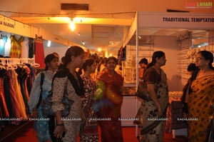 Vitika Launches Exhibition at Satya Sai Nigamagamam