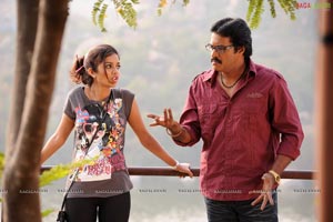 Sunil, Swathi, Sakshi