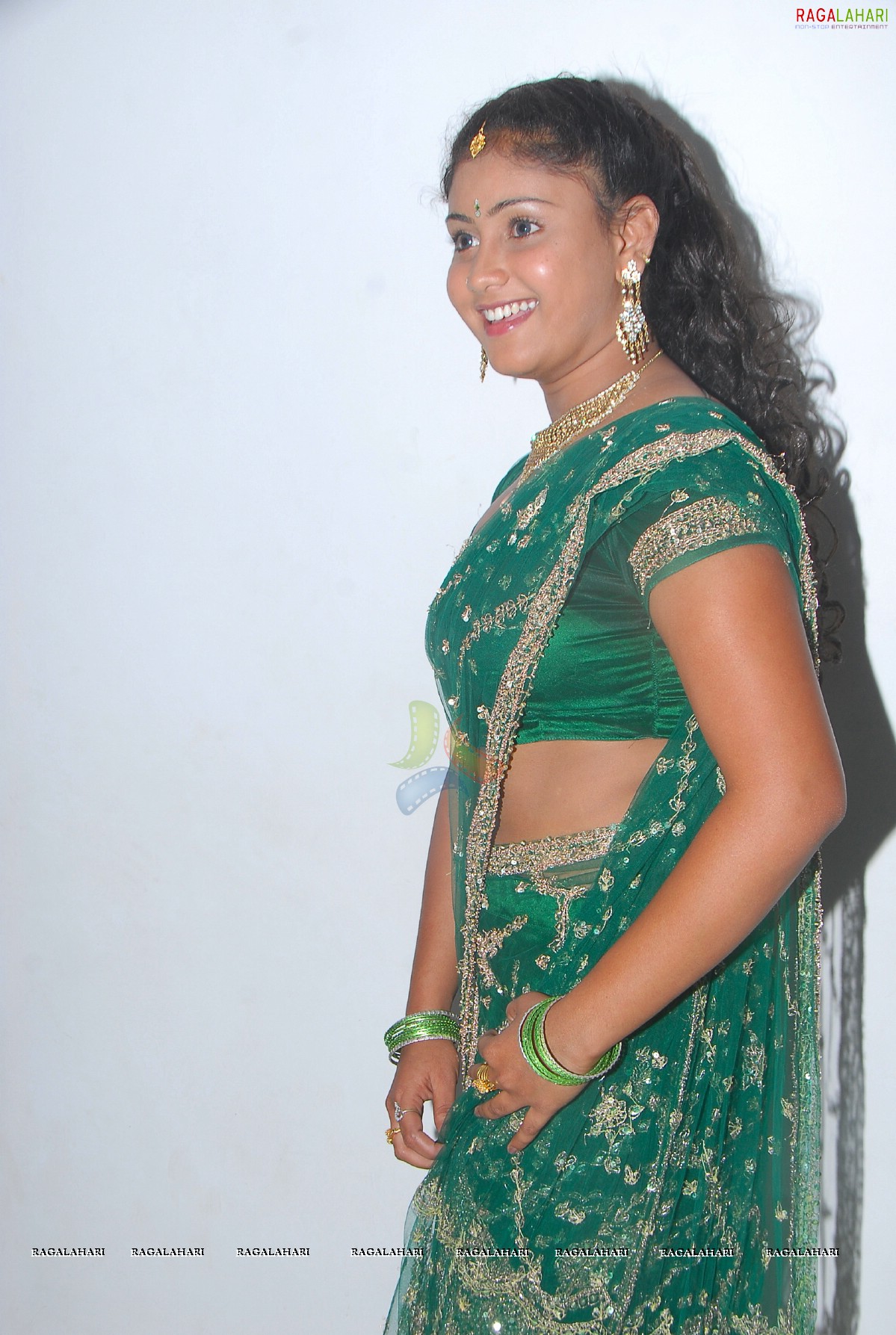 Amrutha Valli (Hi-Res)