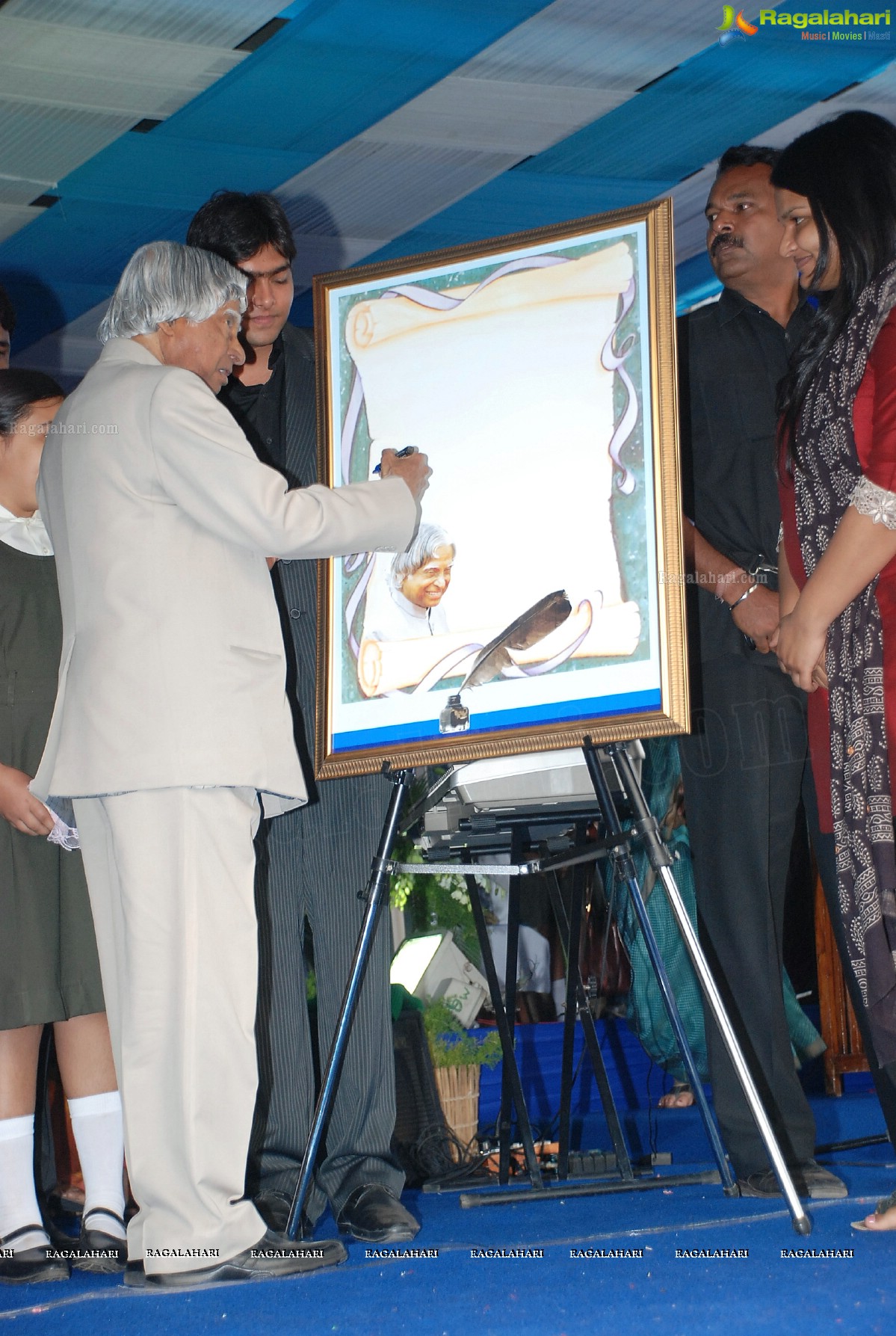 Abdul Kalam visits Hyderabad Public School, Begumpet