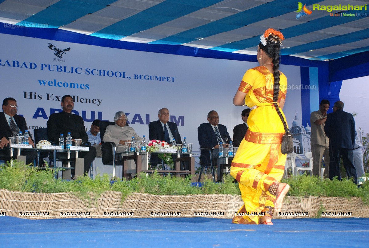 Abdul Kalam visits Hyderabad Public School, Begumpet