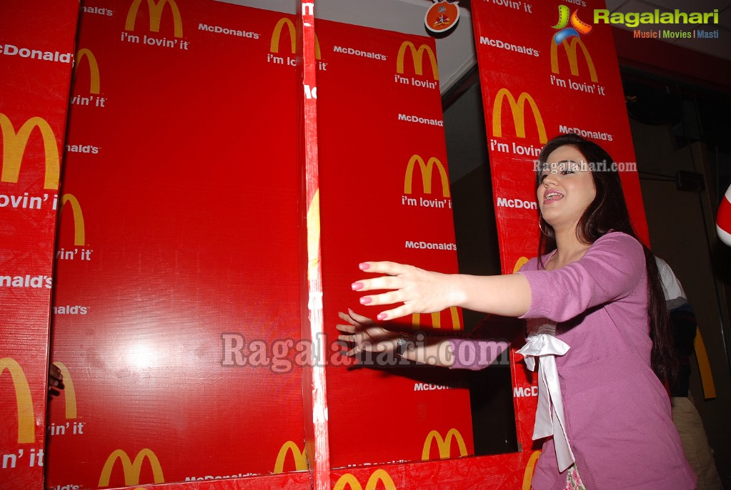 Aksha Launches Mc Donald's Breakfast Menu