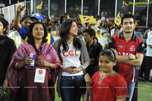 Chennai Rhinos-Karnataka Bulldozers Celebrity Cricket League Final Match