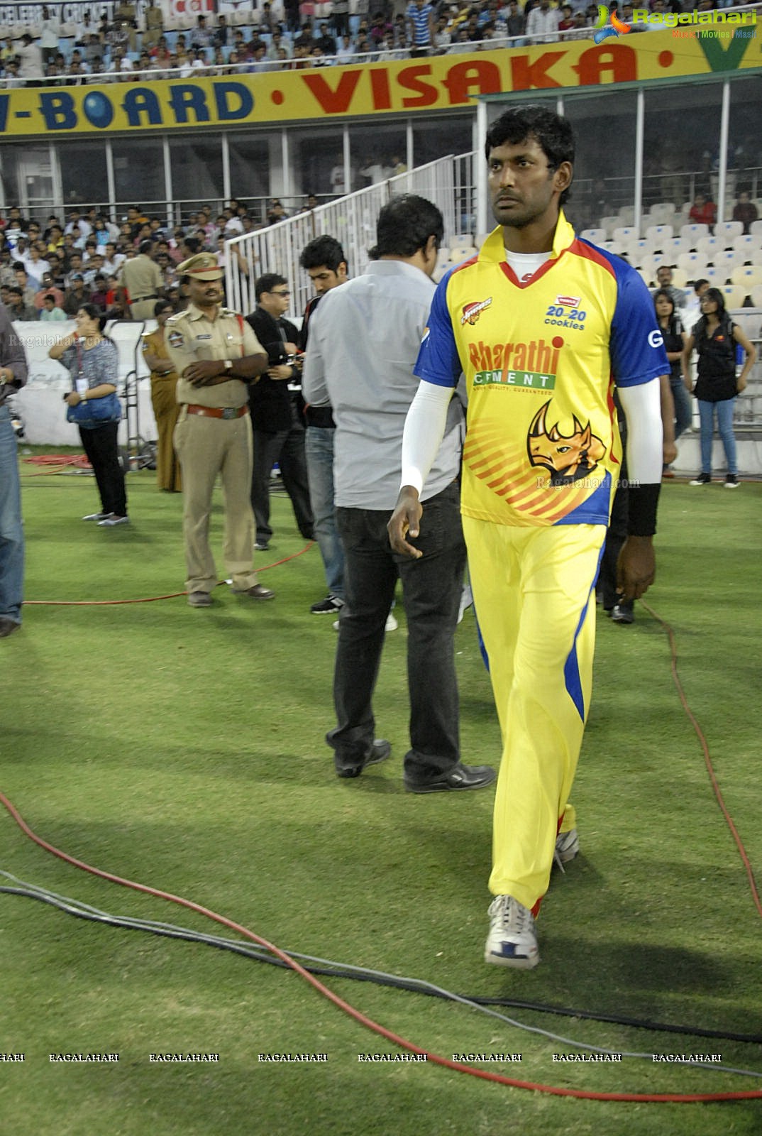 Celebrity Cricket League 2012 Finals (Set 1)