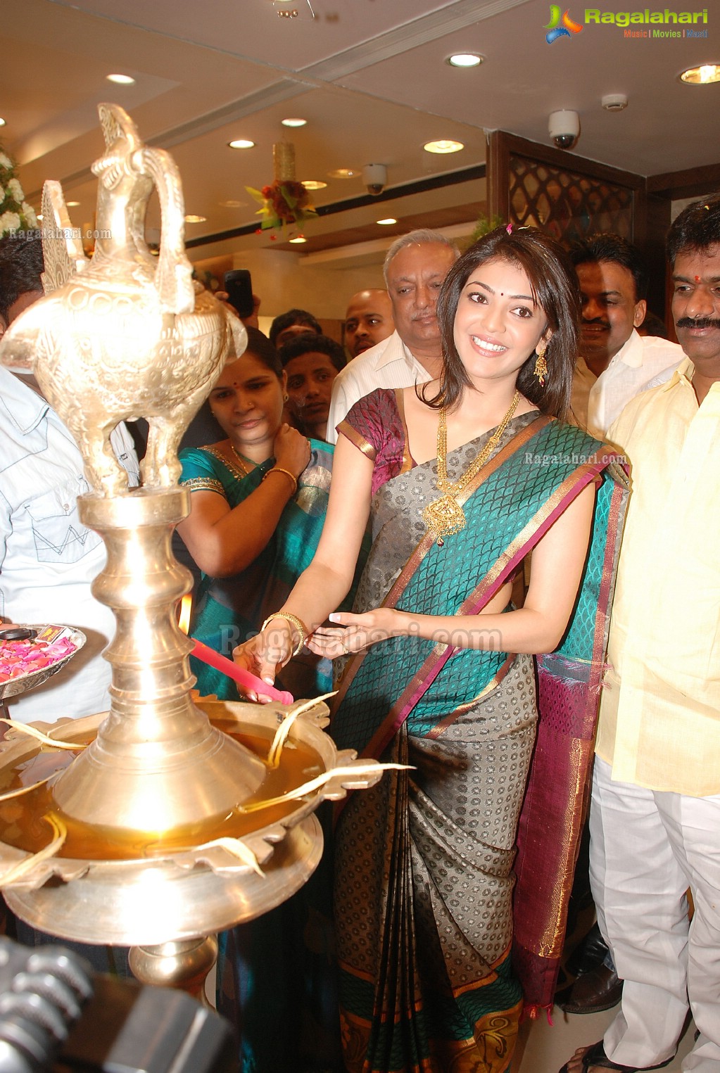 Kajal Aggarwal launches The Chennai Shopping Mall