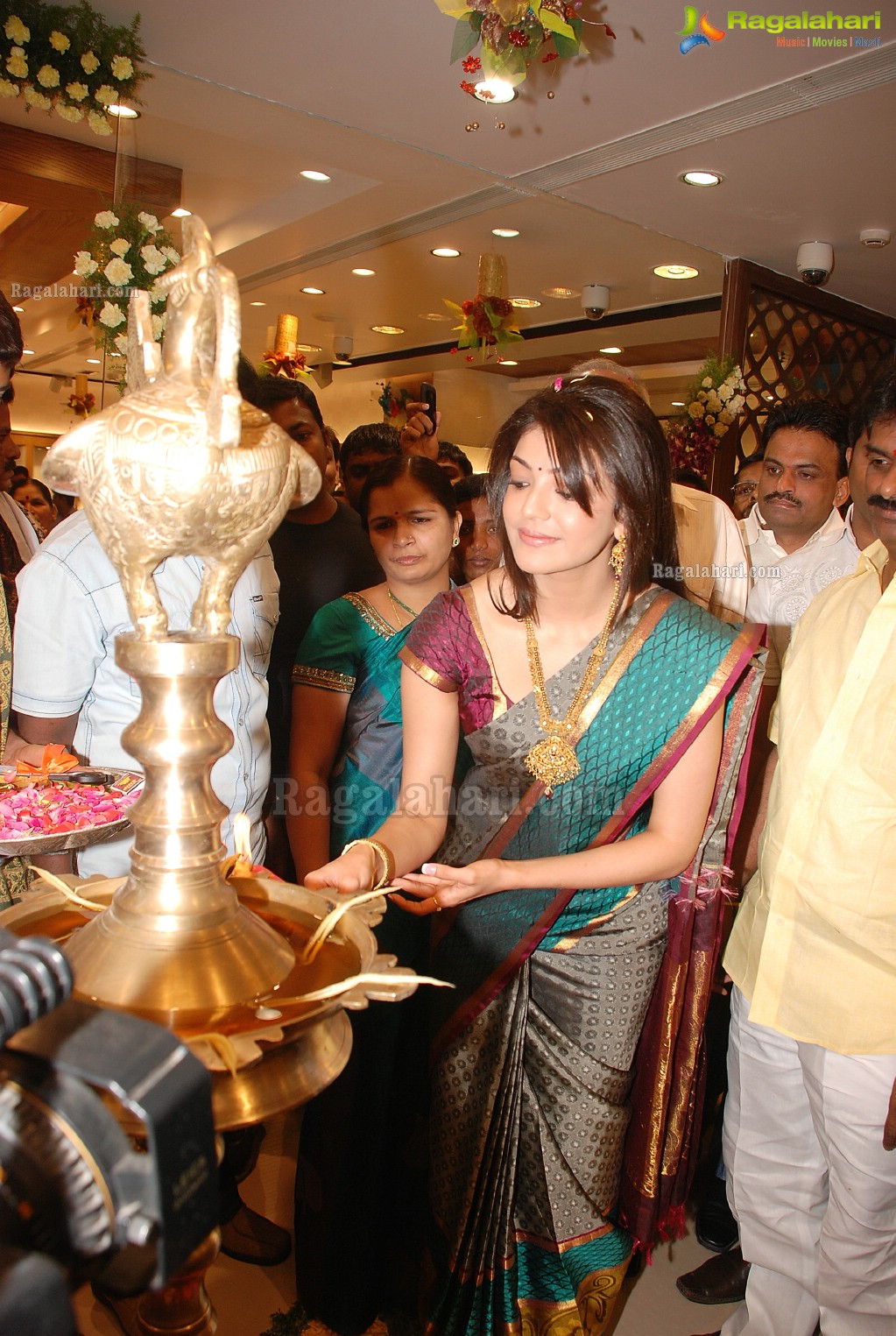 Kajal Aggarwal launches The Chennai Shopping Mall