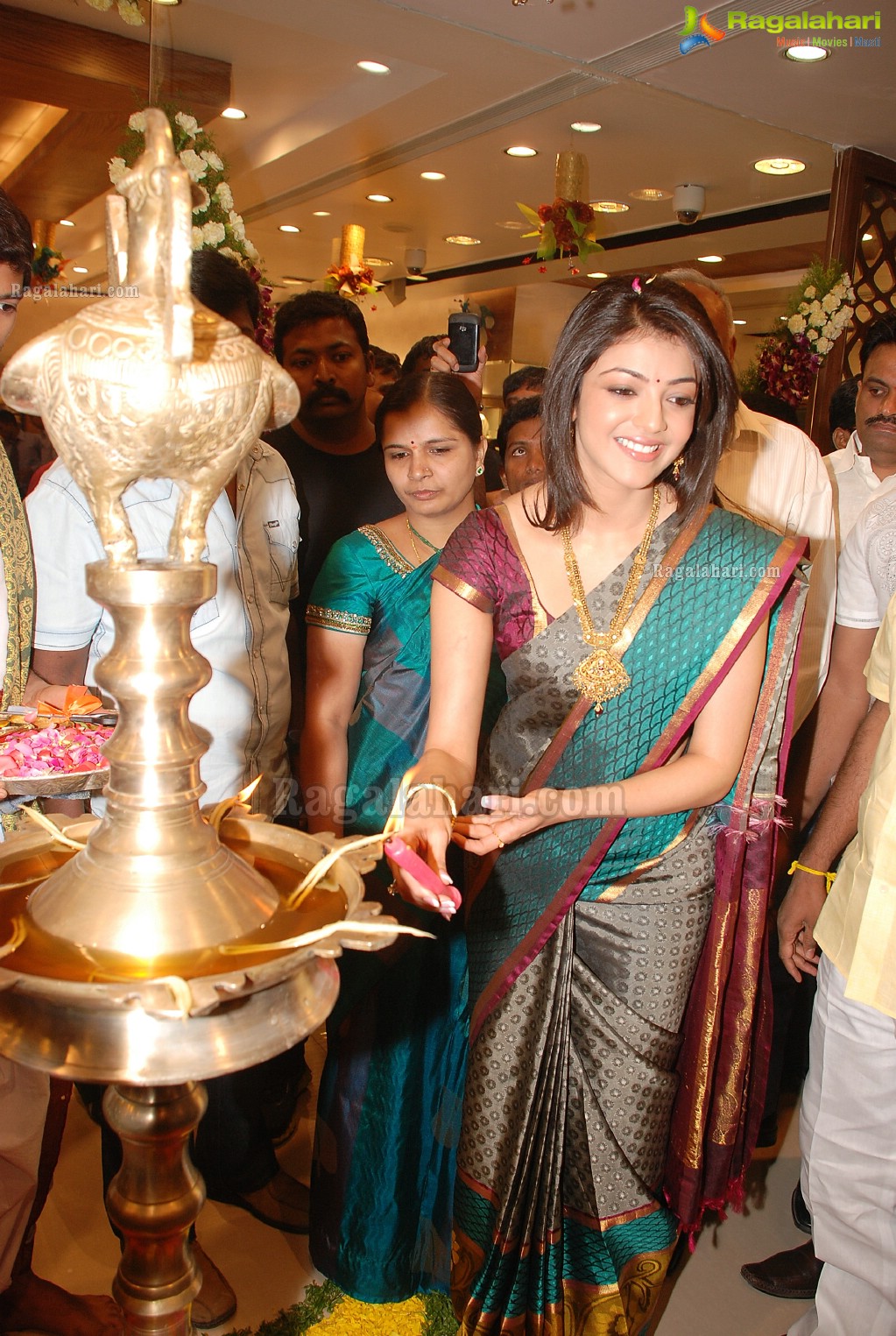 Kajal Aggarwal launches The Chennai Shopping Mall
