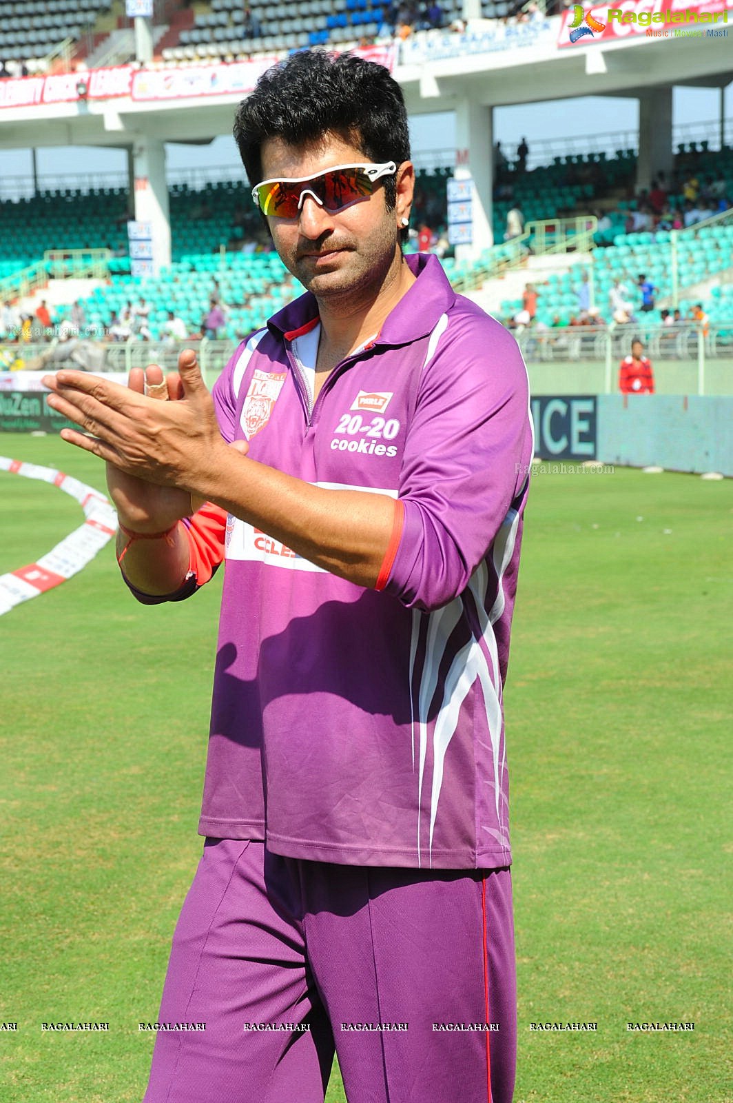 CCL 2012: Kerala Strikers VS Bengal Tigers