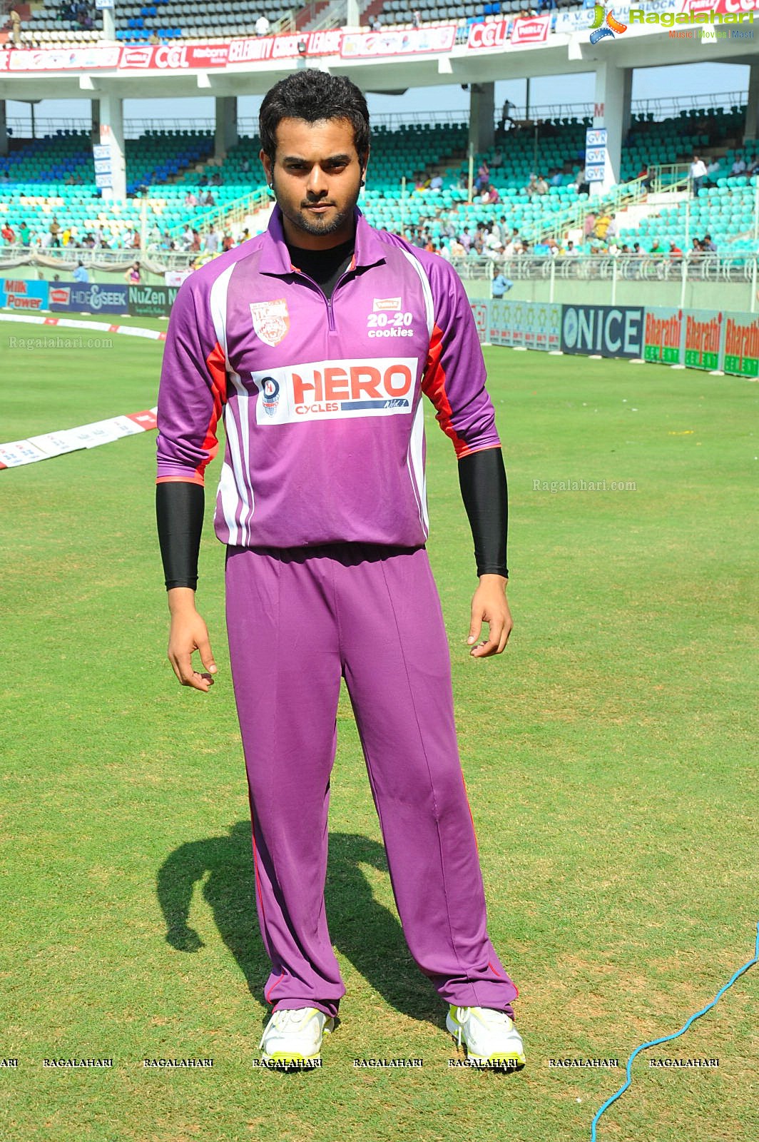 CCL 2012: Kerala Strikers VS Bengal Tigers