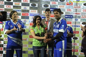 Kerala Strikers-Karnataka Bulldozers Celebrity Cricket League Match at Visakhapatnam