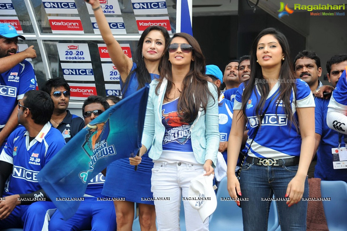 CCL 2012 Semi Finals: Mumbai Heroes Vs Karnataka Bulldozers