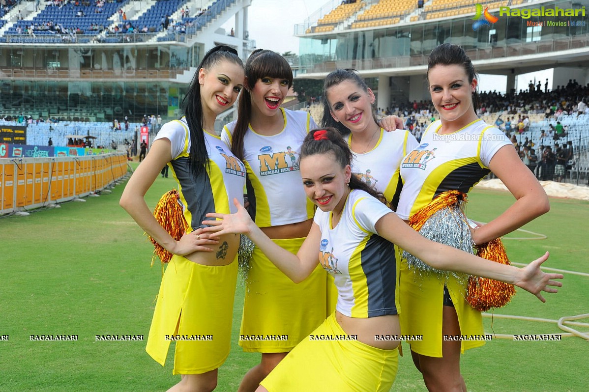 CCL 2012 Semi Finals: Mumbai Heroes Vs Karnataka Bulldozers