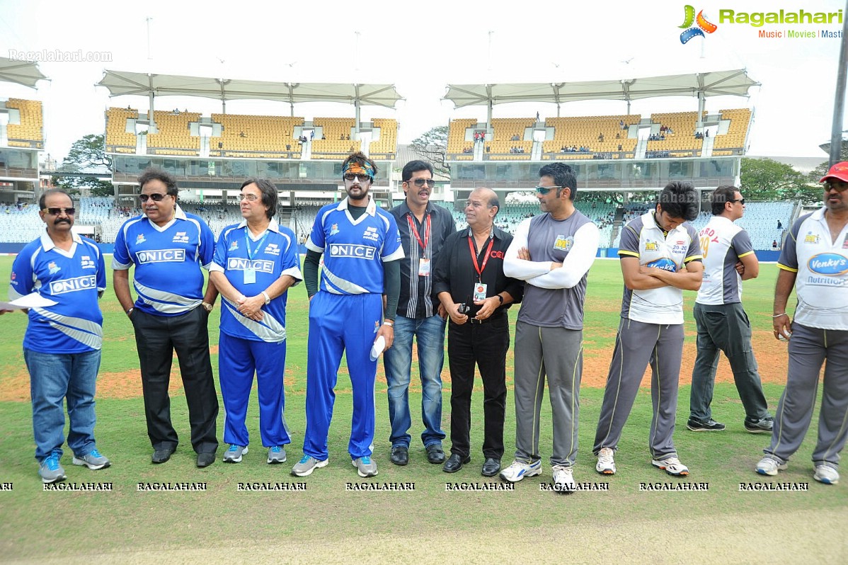 CCL 2012 Semi Finals: Mumbai Heroes Vs Karnataka Bulldozers