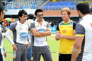 Mumbai Heroes-Karnataka Bulldozers Semi Final Celebrity Cricket Match at Chennai