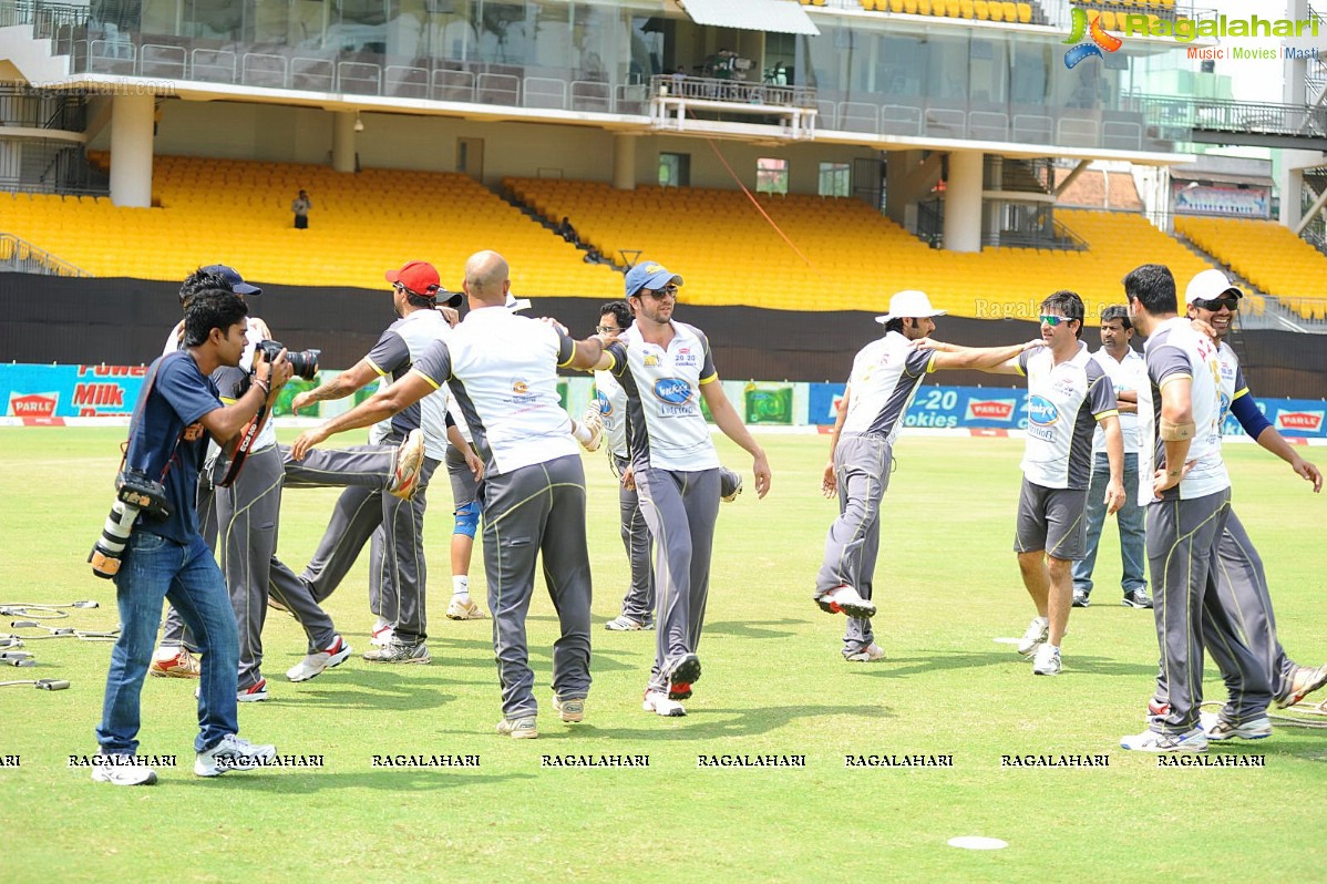 CCL 2012 Semi Finals: Mumbai Heroes Vs Karnataka Bulldozers