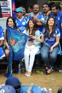 Mumbai Heroes-Karnataka Bulldozers Semi Final Celebrity Cricket Match at Chennai