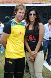 Mumbai Heroes-Karnataka Bulldozers Semi Final Celebrity Cricket Match at Chennai