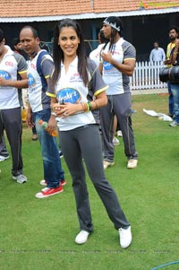 Mumbai Heroes-Karnataka Bulldozers Semi Final Celebrity Cricket Match at Chennai