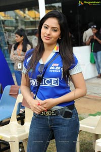 Mumbai Heroes-Karnataka Bulldozers Semi Final Celebrity Cricket Match at Chennai