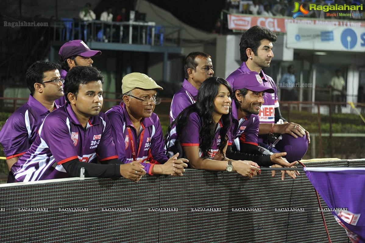 CCL 2012: Mumbai Indians Vs Bengal Tigers