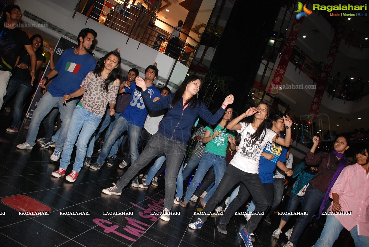 NIFT Spectrum 2012 Flash Mob at City Center