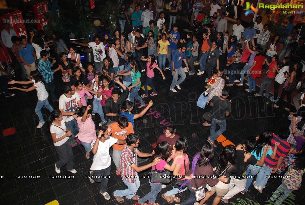 NIFT Spectrum 2012 Flash Mob at City Center