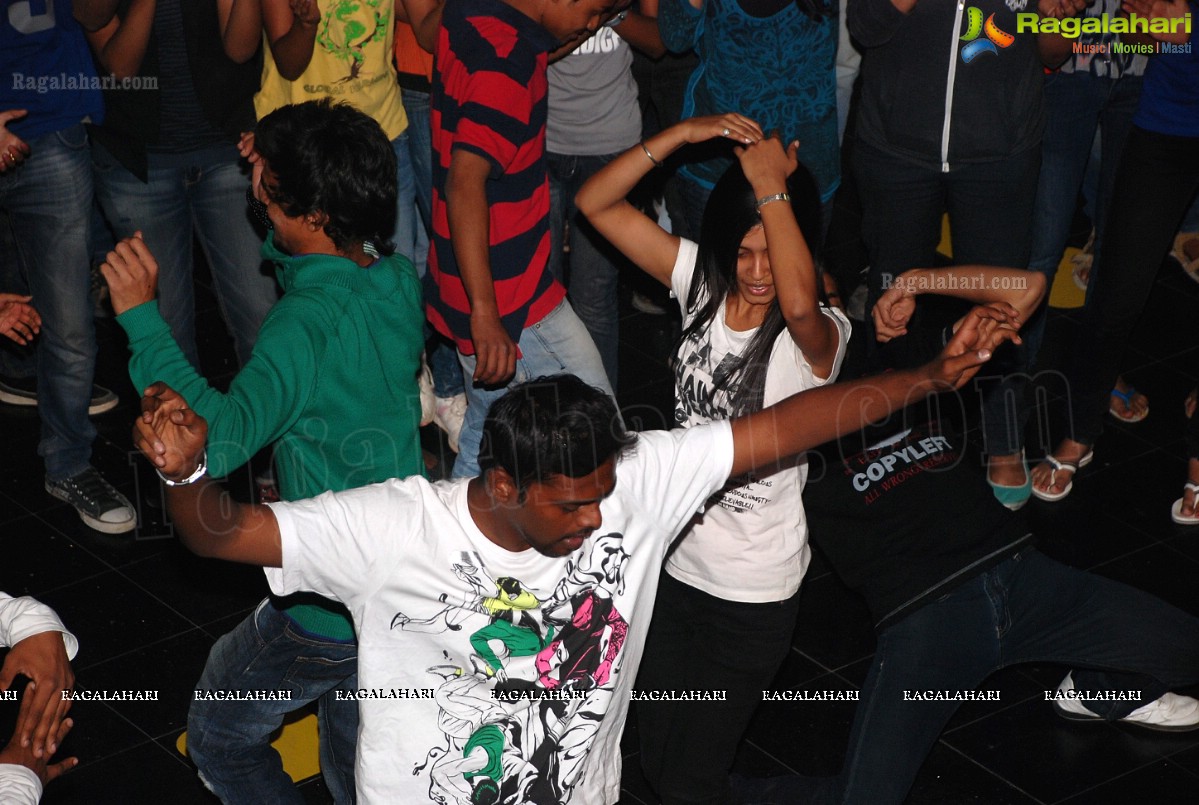 NIFT Spectrum 2012 Flash Mob at City Center