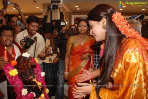 Samantha Launches Woman's World at Kothapet