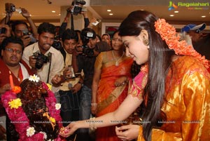 Samantha Launches Woman's World at Kothapet