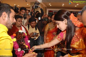 Samantha Launches Woman's World at Kothapet