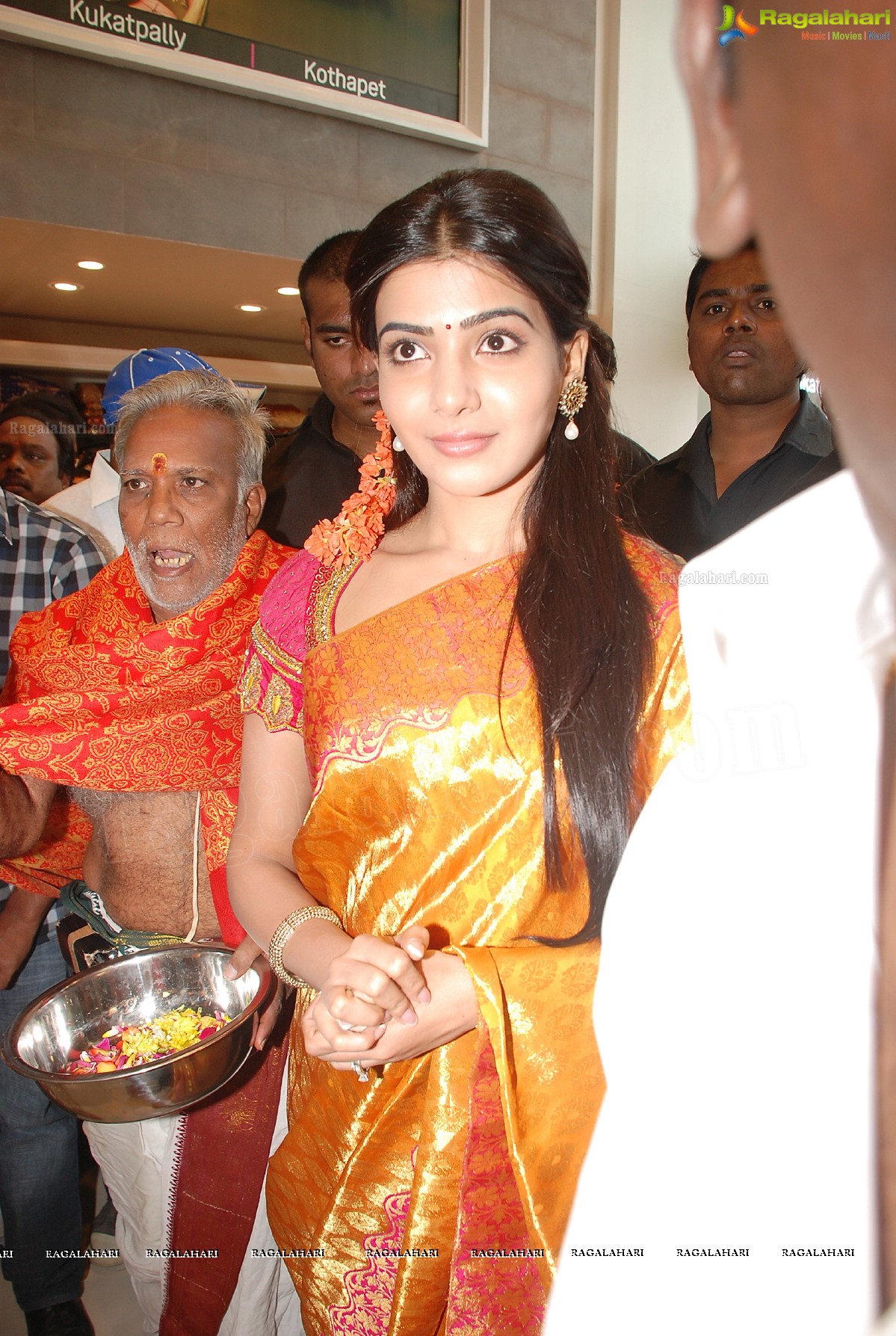 Samantha Launches Woman's World at Kothapet