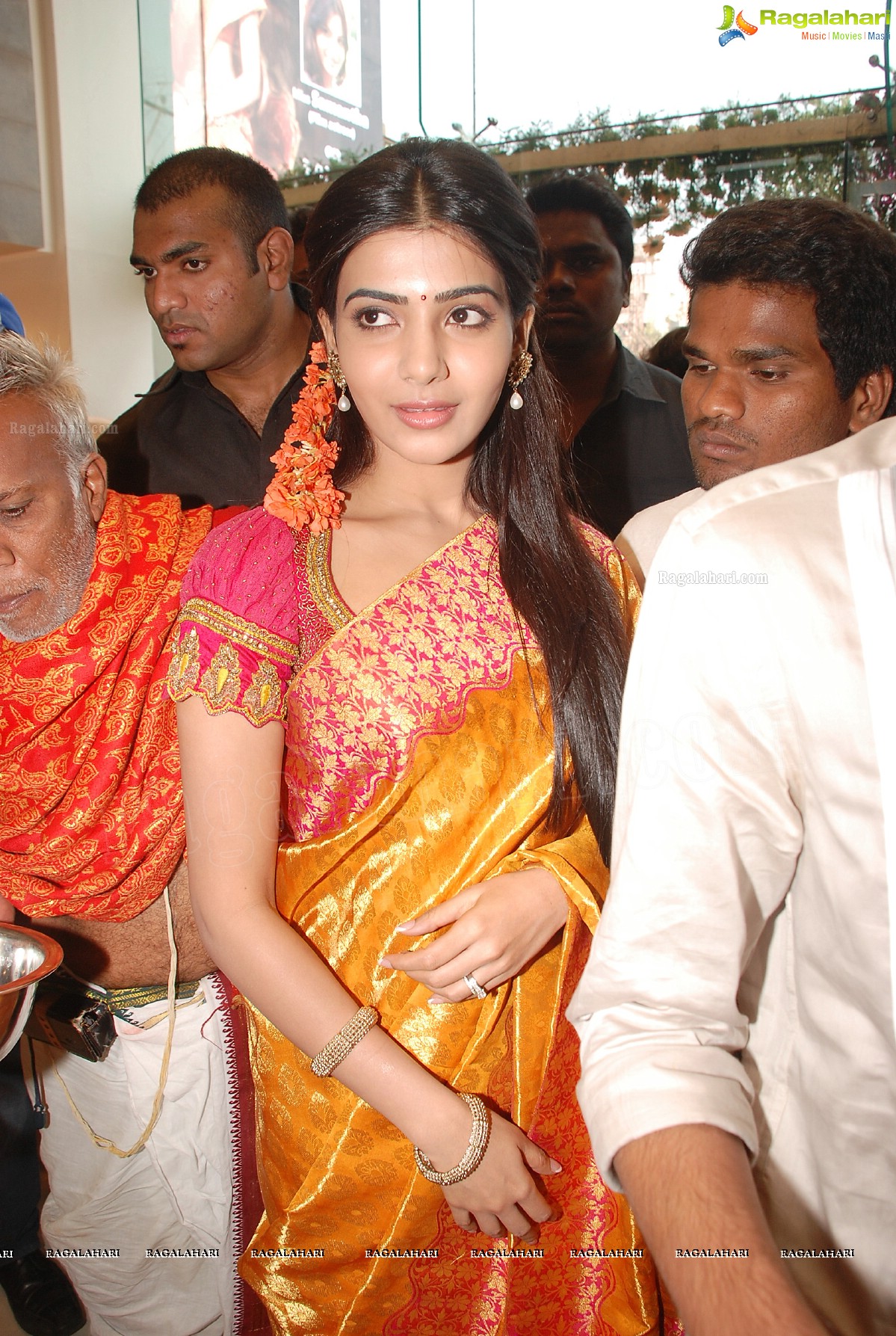 Samantha Launches Woman's World at Kothapet