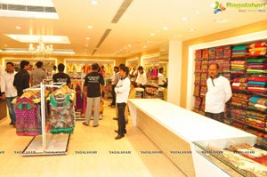 Samantha Launches Woman's World at Kukatpally