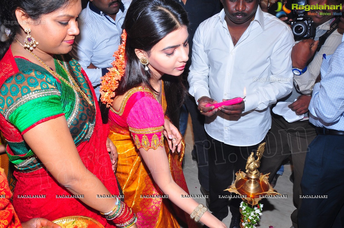 Samantha Launches Woman's World at Kukatpally