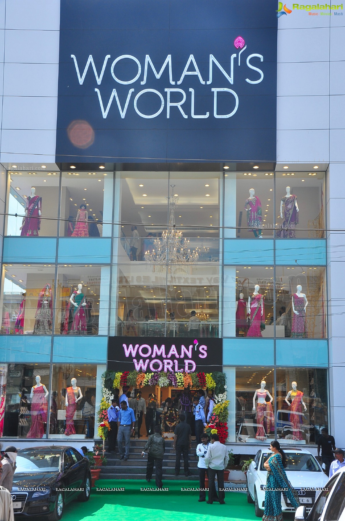 Samantha Launches Woman's World at Kukatpally