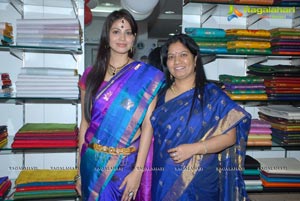 Rushi Lead Cast Launches Shubam Silk Sarees Festival