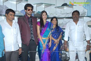 Rushi Lead Cast Launches Shubam Silk Sarees Festival