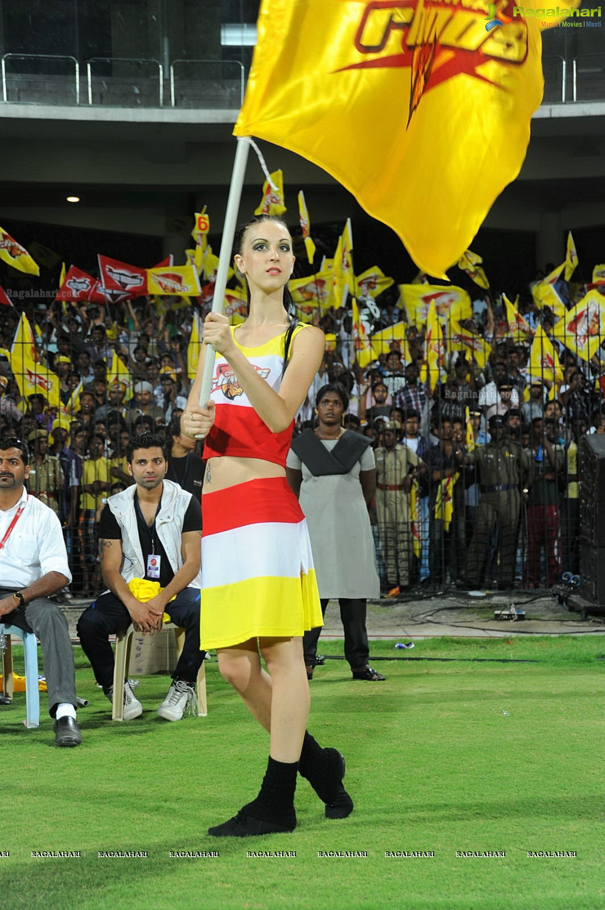 CCL 2012 Semi Finals: Telugu Warriors Vs Chennai Rhinos (Set 1)