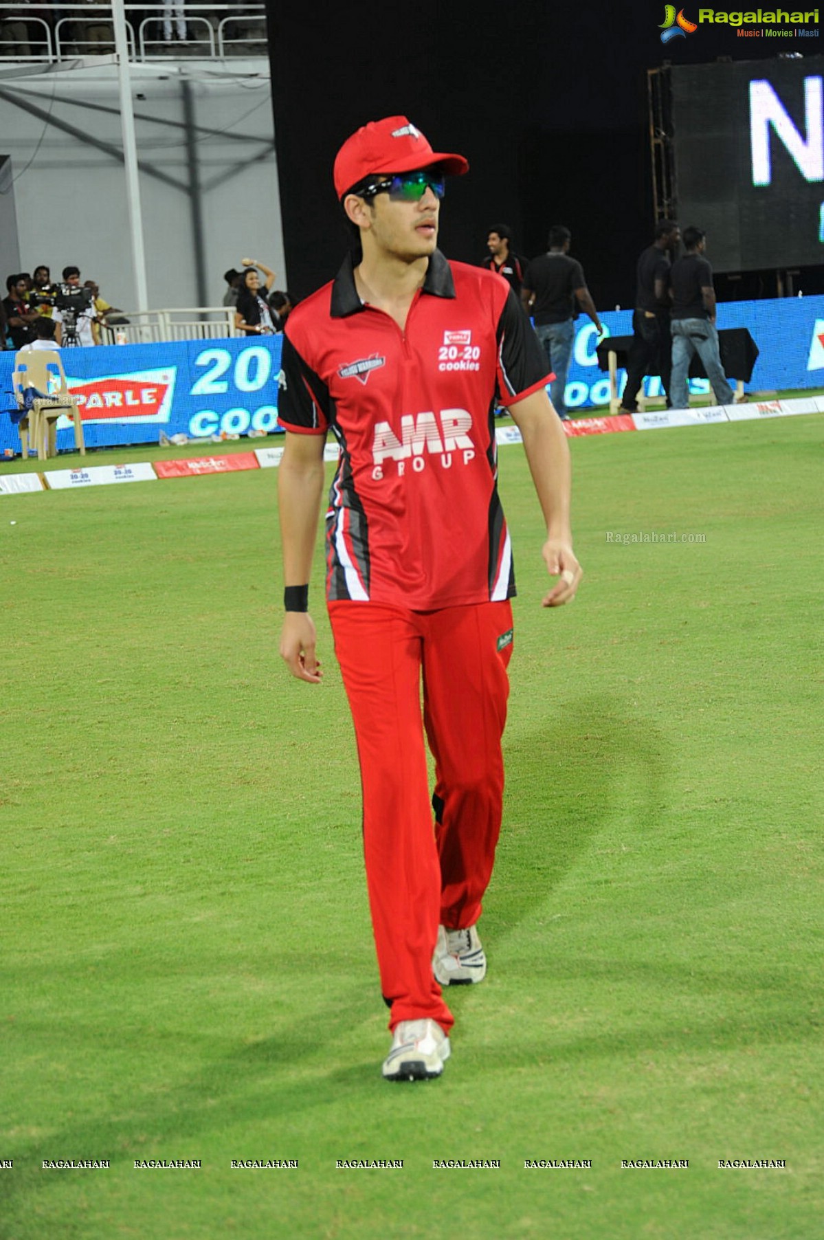 CCL 2012 Semi Finals: Telugu Warriors Vs Chennai Rhinos (Set 1)