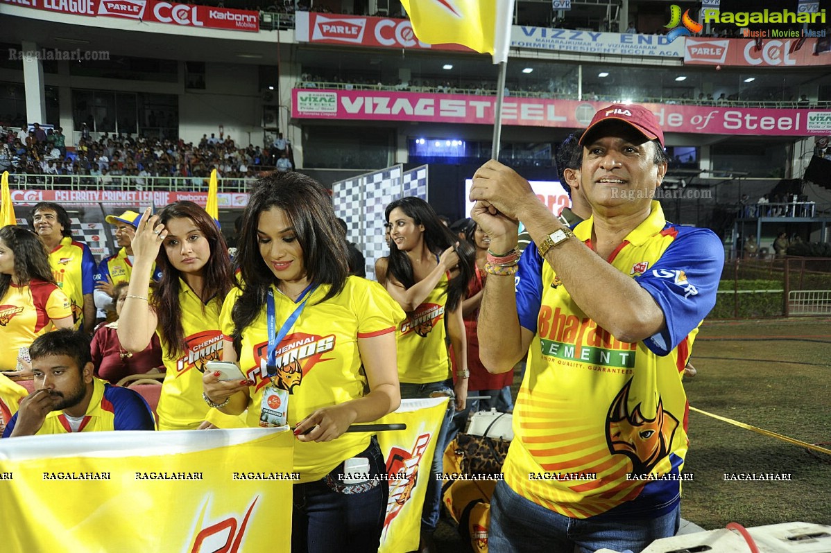 CCL 2012: Telugu Warriors Vs Chennai Rhinos