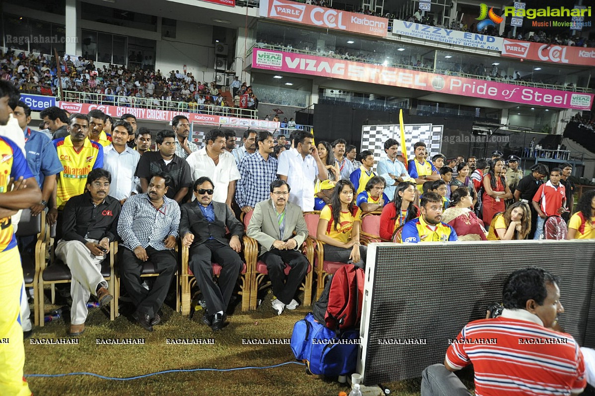 CCL 2012: Telugu Warriors Vs Chennai Rhinos