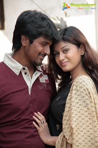 Siva Karthikeyan, Oviya Helen