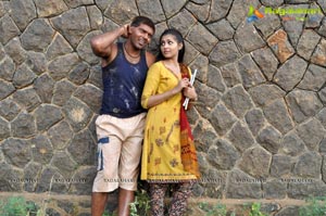 Vishal, Aarya, Madhu Shalini, Janani Iyer