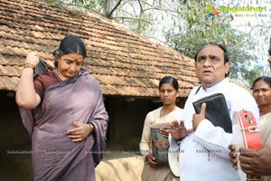 Vishal, Aarya, Madhu Shalini, Janani Iyer