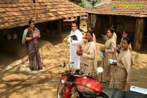 Vishal, Aarya, Madhu Shalini, Janani Iyer