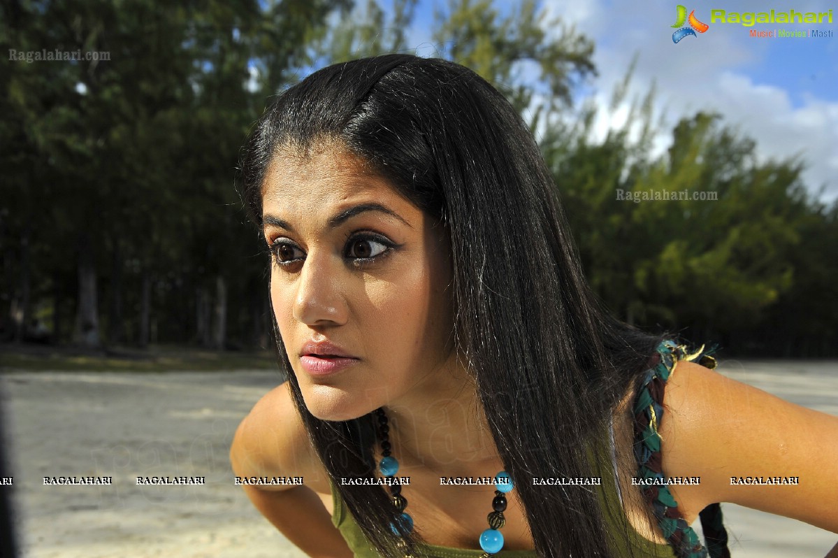 Taapsee (Hi-Res)