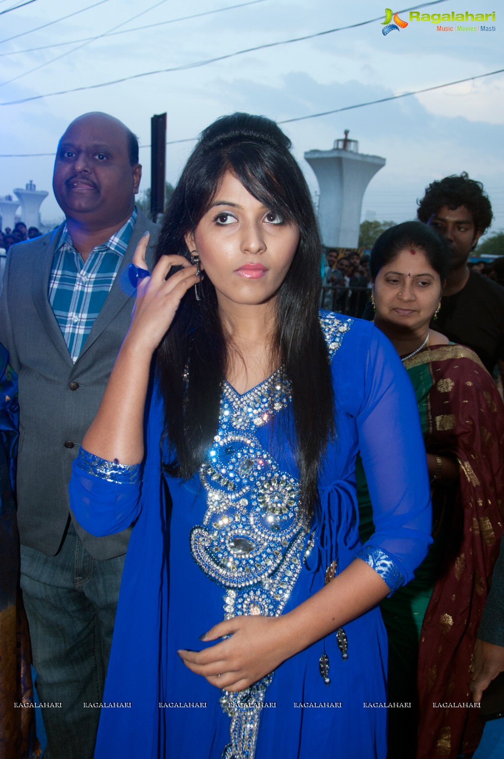 Anjali launches Yes Mart, Kukatpally, Hyderabad