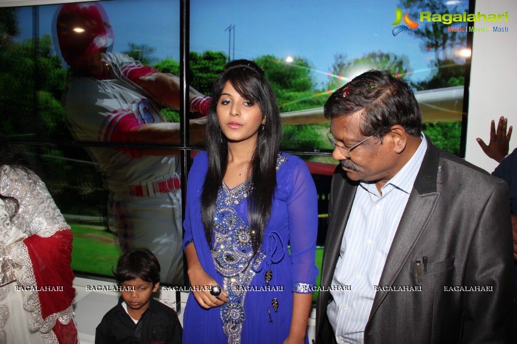 Anjali launches Yes Mart, Kukatpally, Hyderabad