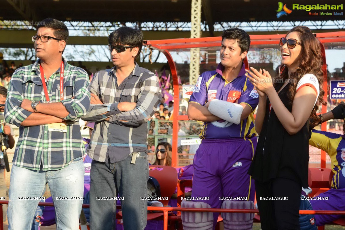 CCL 3: Telugu Warriors and Mumbai Heroes Team at LB Stadium, Hyderabad