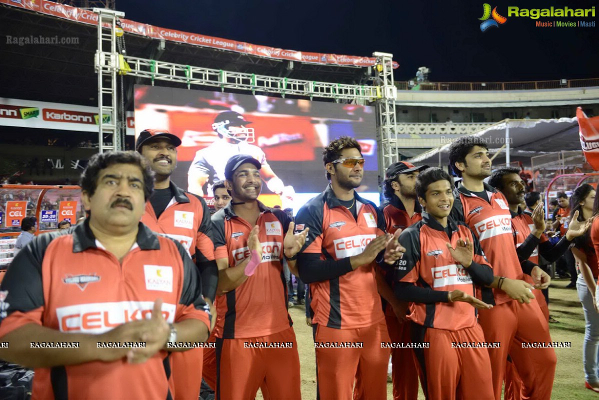 CCL 3: Telugu Warriors and Mumbai Heroes Team at LB Stadium, Hyderabad